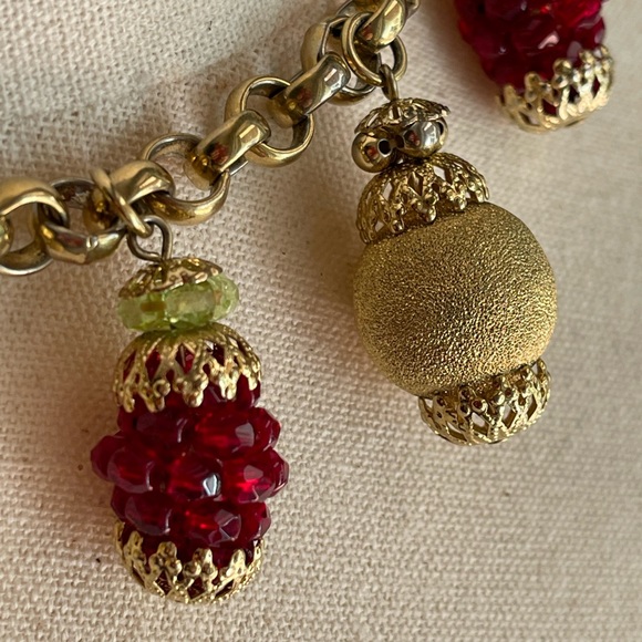 Beautiful red raspberry glass dangles and sparkling gold necklace/ earrings! - Picture 2 of 4